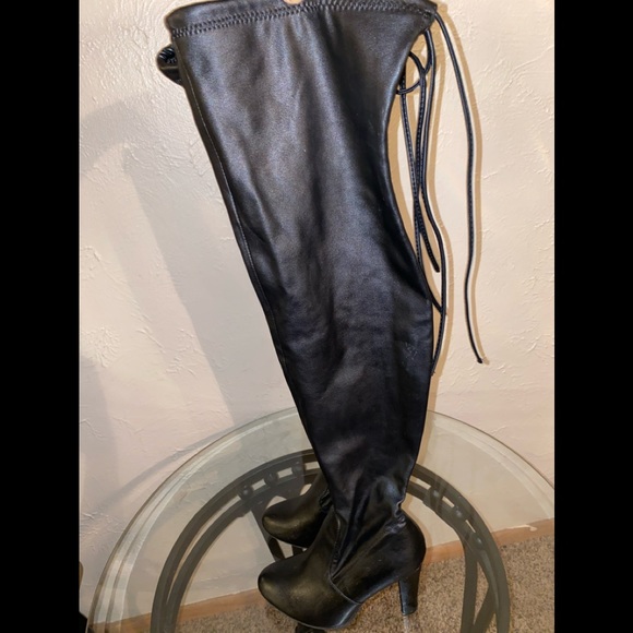 Leather Long heels boots 👢 - Picture 2 of 4